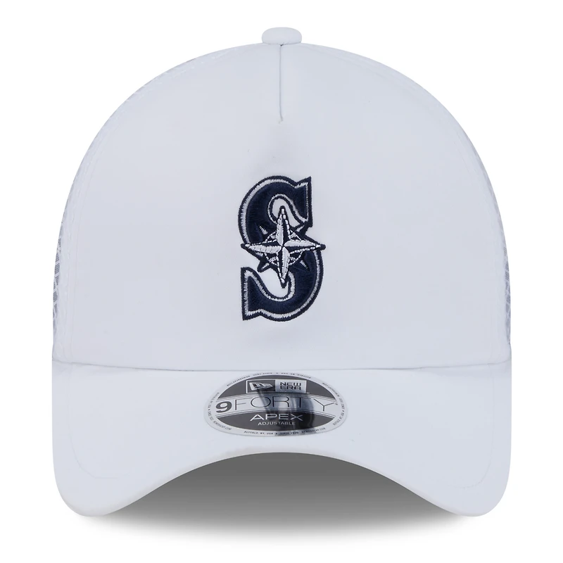 Men's New Era Teal Seattle Mariners 2026 Batting Practice Apex 9FORTY Adjustable Trucker Hat