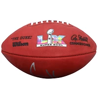 Ballon de football américain Wilson Duke, signé par Cooper Kupp, des Seahawks de Seattle, lors du Super Bowl LX.