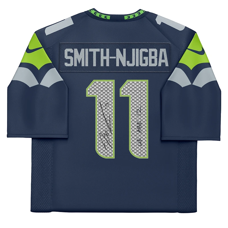 Maillot Nike Vapor F.U.S.E. Limited dédicacé par Jaxon Smith-Njigba des Seattle Seahawks, bleu marine universitaire, avec inscription « We Are 12 ».
