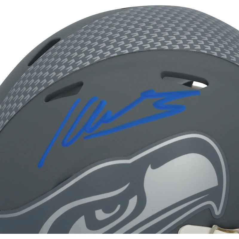 Casque Riddell Slate Speed Mini autographié par Kenneth Walker III des Seattle Seahawks