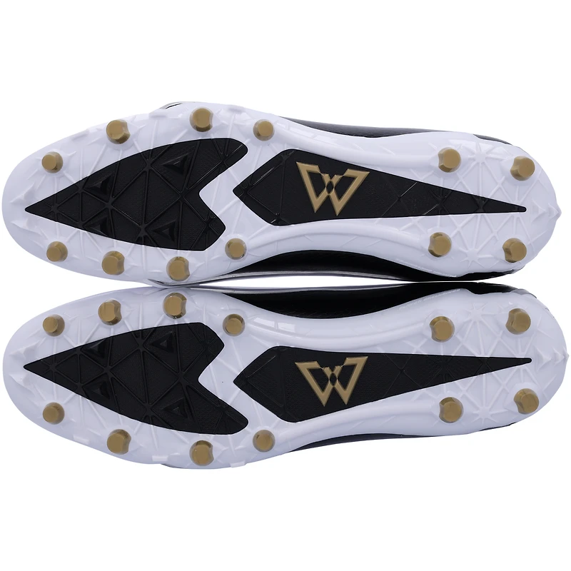 Chaussures de football dédicacées Beast Mode B.T.A Elite noires, blanches et dorées par Marshawn Lynch des Seattle Seahawks