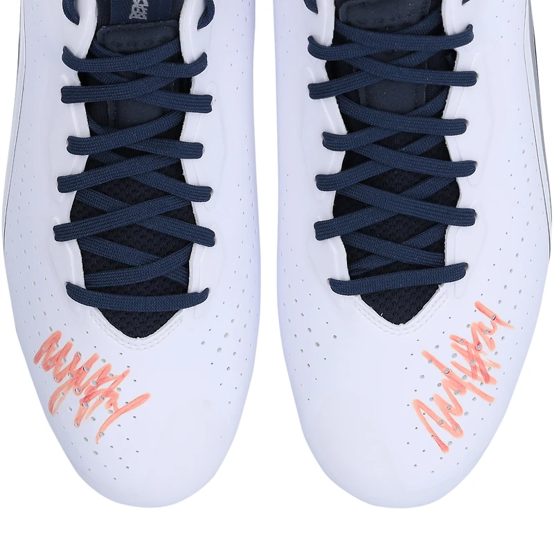 Chaussures de football dédicacées bleu marine, blanc et argent Beast Mode B.T.A Elite des Seattle Seahawks par Marshawn Lynch