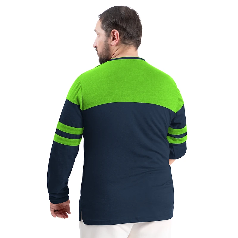 T-shirt à manches longues adaptatif G-III Sports by Carl Banks pour homme, bleu marine universitaire/vert fluo, des Seattle Seahawks