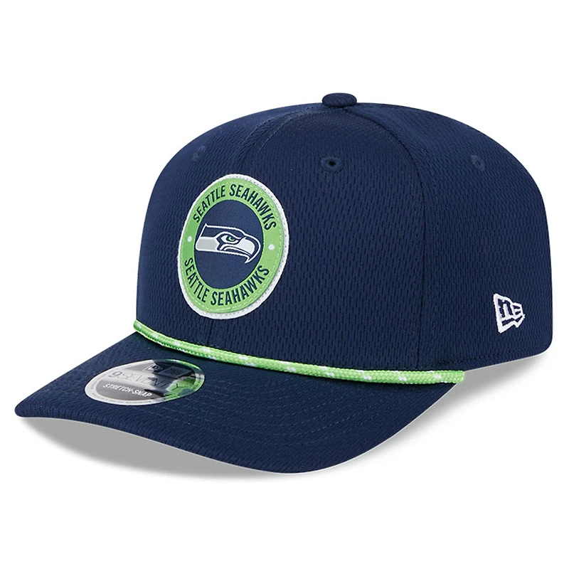 Casquette extensible à bouton-pression New Era College Navy Seattle Seahawks 2024 Sideline 9SEVENTY pour hommes