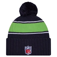 Bonnet en tricot à revers avec pompon pour homme New Era College Navy Seattle Seahawks 2024 Sideline Sport