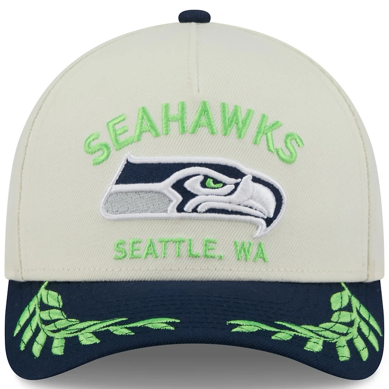 Casquette ajustable New Era 9FORTY A-Frame M-Crown pour homme, couleur crème/bleu marine universitaire, des Seattle Seahawks, draft NFL 2025