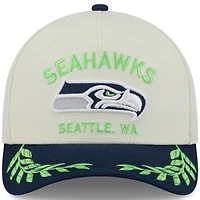 Casquette ajustable New Era 9FORTY M-Crown A-Frame pour homme, couleur crème/bleu marine universitaire, des Seattle Seahawks, draft NFL 2025