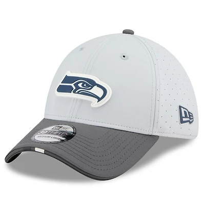 Men's New Era  Gray/Graphite Seattle Seahawks 2025 NFL Training Camp 39THIRTY Flex Hat