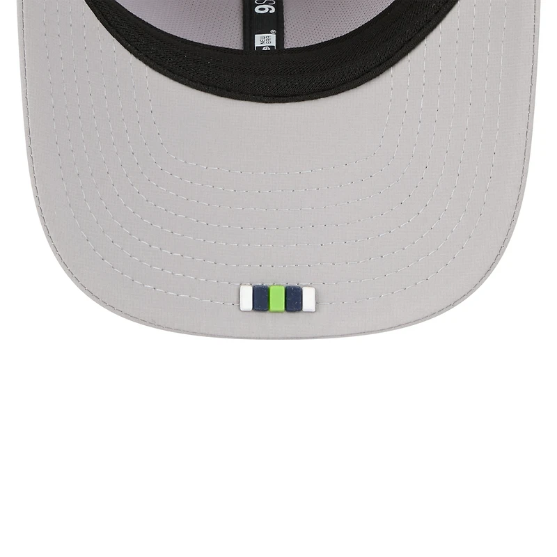 Casquette camionneur ajustable 9SEVENTY gris New Era pour homme, édition 2025 des Seattle Seahawks