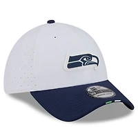 Men's New Era  White/College Navy Seattle Seahawks 2025 NFL Training Camp 39THIRTY Flex Hat