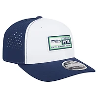 Casquette ajustable 9SEVENTY pour homme New Era, blanc/bleu marine universitaire, Seattle Seahawks Established Patch
