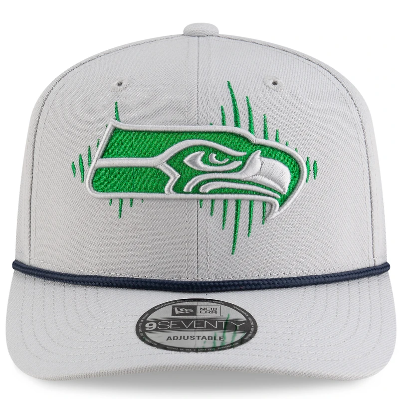 Casquette ajustable 9SEVENTY gris loup New Era pour homme, collection Rivalries 2025 des Seattle Seahawks