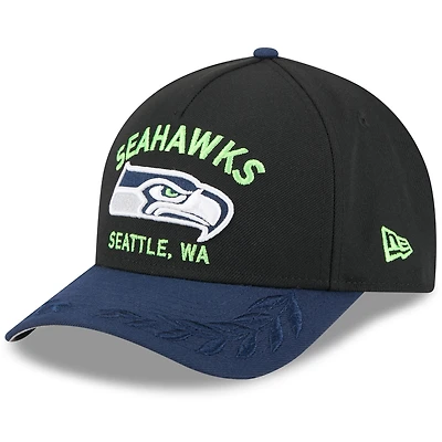 Casquette ajustable New Era 9FORTY A-Frame M-Crown noire/bleu marine universitaire pour jeunes des Seattle Seahawks, draft NFL 2025