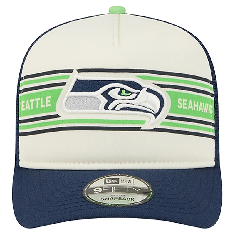 Casquette de camionneur ajustable 9FIFTY A-Frame de Seattle Seahawks de New Era pour jeunes, couleur crème/bleu marine universitaire