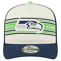 Casquette de camionneur ajustable 9FIFTY A-Frame de Seattle Seahawks de New Era pour jeunes, couleur crème/bleu marine universitaire