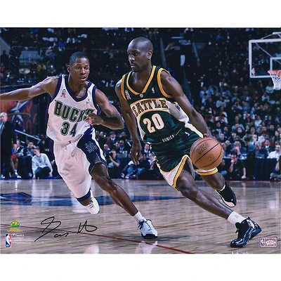 Photo dédicacée de Gary Payton (Seattle Supersonics) en train de dribbler, 40 x 50 cm (16 x 20 pouces), en vert