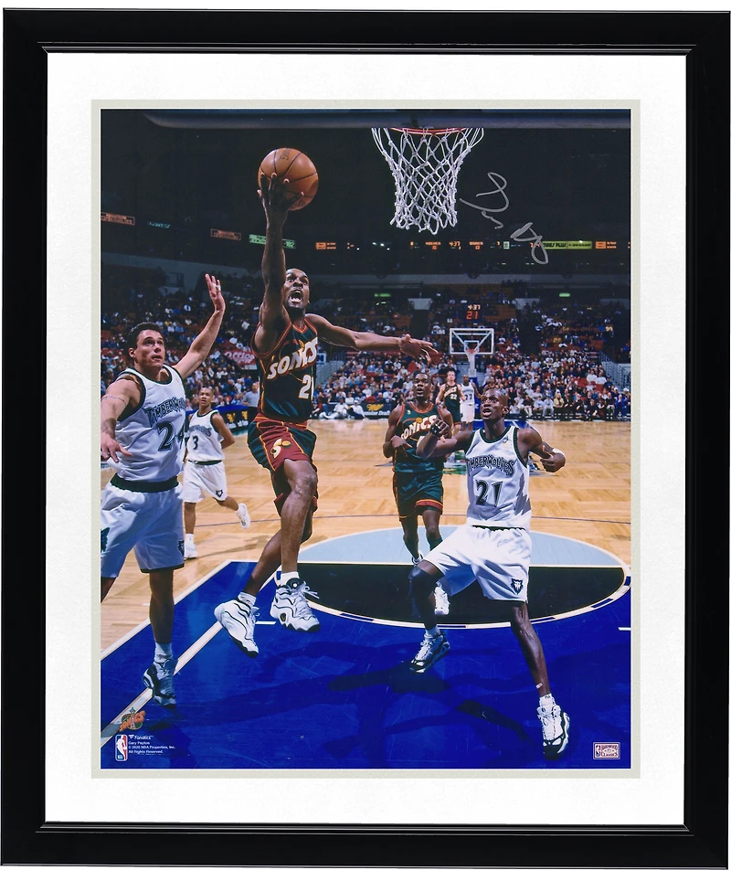 Gary Payton Seattle Supersonics Autographed 16" x 20" Layup vs Minnesota Photograph
