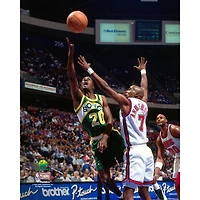 Gary Payton Seattle SuperSonics Unsigned Hardwood Classics Layup Over Kenny Anderson Photograph
