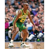 Photographie non signée de Gary Payton Seattle SuperSonics Hardwood Classics en défense