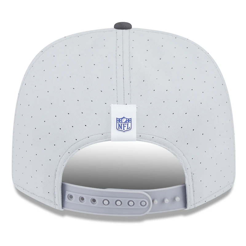 Casquette ajustable New Era 9SEVENTY grise/graphite pour homme, édition 2025 du camp d'entraînement NFL