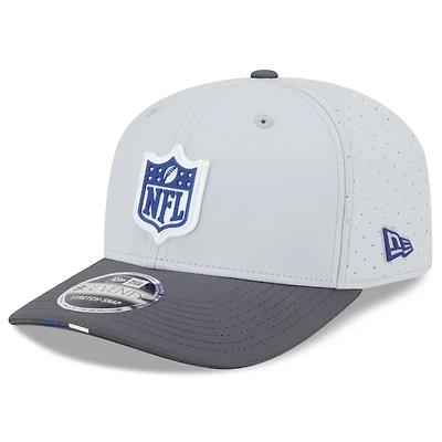Casquette ajustable New Era 9SEVENTY grise/graphite pour homme, édition 2025 du camp d'entraînement NFL