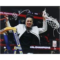 Photographie autographiée de Dawn Staley, South Carolina Gamecocks, 20 x 25 cm, lors de la coupe du filet