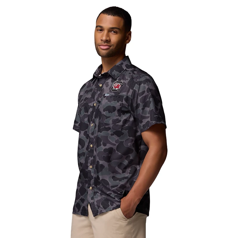 Chemise boutonnée noire Columbia South Carolina Gamecocks Super Slack Tide Omni-Wick pour homme