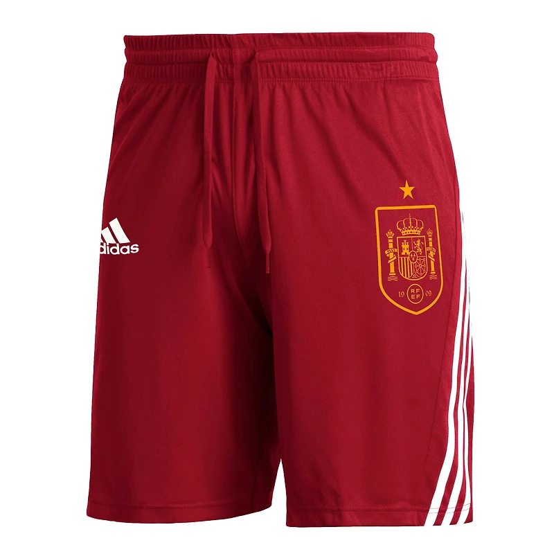 Short adidas AEROREADY à trois bandes pour homme avec écusson du club de l'équipe nationale d'Espagne rouge
