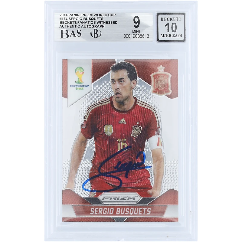 Carte autographiée de Sergio Busquets (équipe nationale espagnole) - Panini Prizm Coupe du Monde 2014 n° 174, authentifiée par Beckett Fanatics Witnessed (9/10).