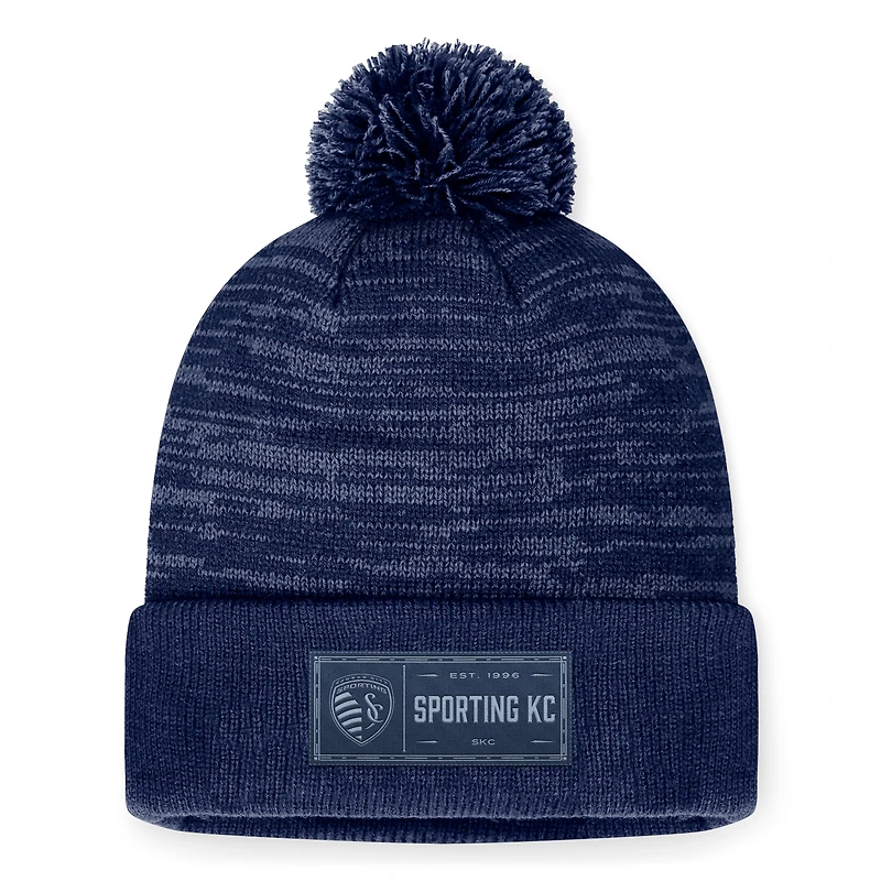 Bonnet en tricot à revers discret Fanatics Heather Navy Sporting Kansas City pour hommes avec pompon