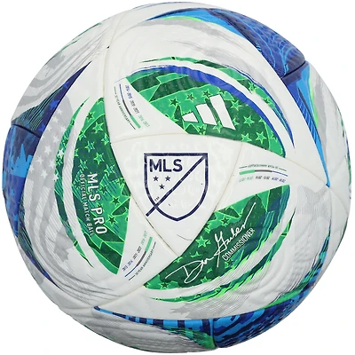 Ballon de football utilisé lors d'un match du Sporting Kansas City pendant la saison 2025 de la MLS