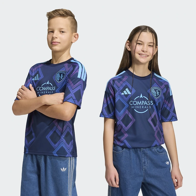 Maillot réplique adidas Sporting Kansas City 2026 « The 18th & Vine » bleu pour jeunes