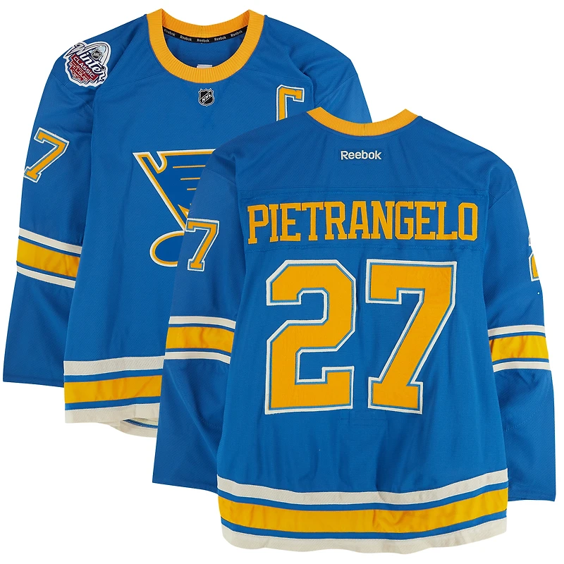 Maillot bleu Reebok n° 27 porté par Alex Pietrangelo (Blues de St. Louis) lors de l'entraînement contre les Blackhawks de Chicago le 2 janvier 2017 - Classique hivernale de la LNH - Porté pendant l'échauffement