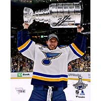 Jordan Binnington St. Louis Blues 2019 Champions de la Coupe Stanley dédicacé 8" x 10" Raising Cup Photographie