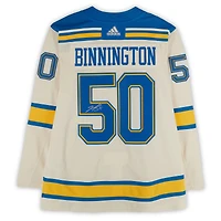 Maillot adidas authentique dédicacé par Jordan Binnington des St. Louis Blues lors de la Classique d'hiver de la LNH 2022