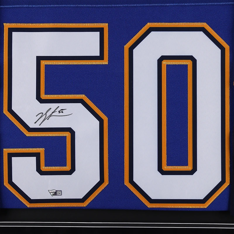 Maillot authentique Adidas bleu de luxe encadré autographié par Jordan Binnington des St. Louis Blues