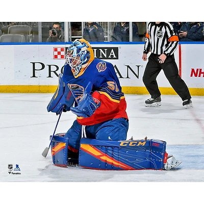 Photographie du maillot alternatif non signé de Jordan Binnington des St. Louis Blues