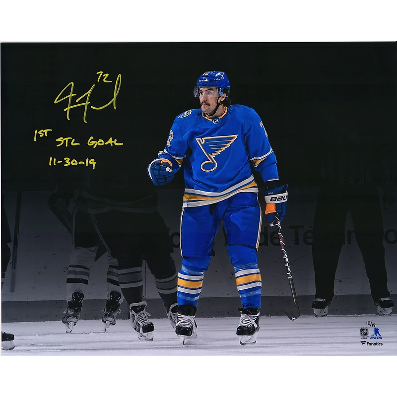 Photographie autographiée de célébration de but de Justin Faulk des Blues de St. Louis, 16" x 20", avec l'inscription "1st STL Goal 11" - Édition limitée à 19 exemplaires