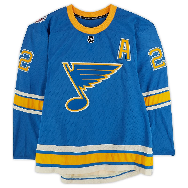 Maillot Reebok bleu n° 22 de Kevin Shattenkirk (Blues de St. Louis) porté à l'entraînement lors du match contre les Blackhawks de Chicago le 2 janvier 2017 - Classique hivernale de la LNH - Porté pendant l'échauffement