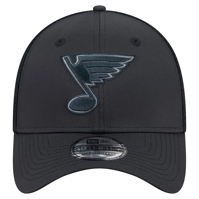 Men's New Era  Black St. Louis Blues Blackout 39THIRTY Flex Fit Hat