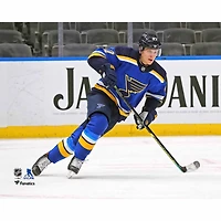 Maillot bleu non signé de Torey Krug des Blues St. Louis lors d'un match patinage contre les Sharks San Jose