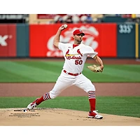 Adam Wainwright, joueur non signé des Cardinals de St. Louis, lance le premier lancer la manche