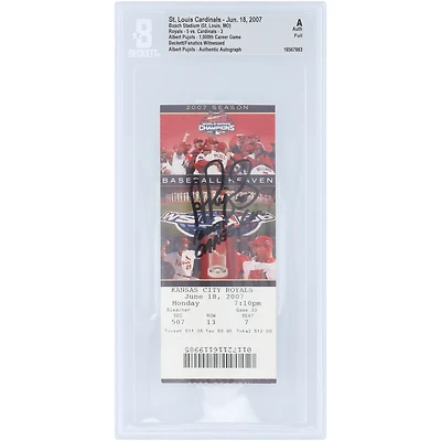 Billet authentifié par Beckett Fanatics Witnessed, daté du 18 juin 2007 et signé par Albert Pujols des Cardinals de Saint-Louis, pour son 1000e match en carrière. Inscription « 1000e match en carrière ».