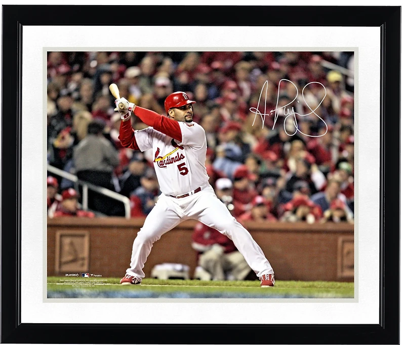 Photo horizontale autographiée d'Albert Pujols, joueur des Cardinals de Saint-Louis, en position de frappe (40,6 x 50,8 cm).