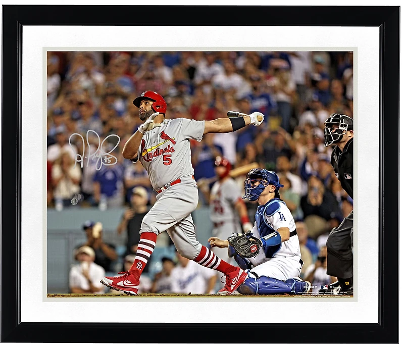 Photo autographiée 16'' x 20'' d'Albert Pujols, joueur des Cardinals de Saint-Louis, célébrant son 700e coup de circuit (Fanatics Authentic)