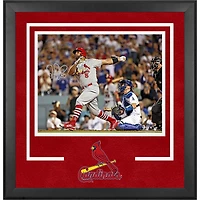 Photographie encadrée de luxe autographiée du 700e coup de circuit des Cardinals de St. Louis d'Albert Pujols, 16'' x 20''