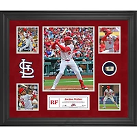 Collage encadré de 5 photos de Jordan Walker, Cardinals de St. Louis, avec un morceau de ballon utilisé lors du match