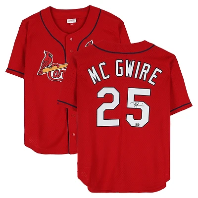 Maillot d'entraînement au bâton rouge Mitchell & Ness autographié par Mark McGwire des Cardinals de Saint-Louis