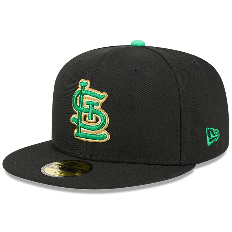 Casquette ajustée New Era noire pour homme, modèle 59FIFTY, édition spéciale Saint-Patrick 2026 des Cardinals de Saint-Louis