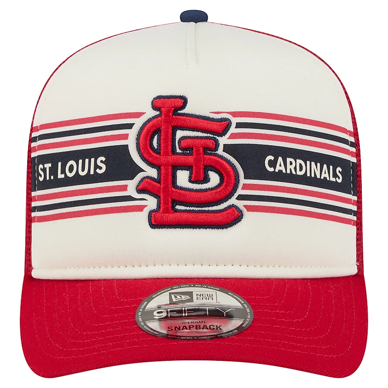 Casquette snapback New Era 9FIFTY Trucker crème/rouge pour homme, motif bannière des Cardinals de Saint-Louis